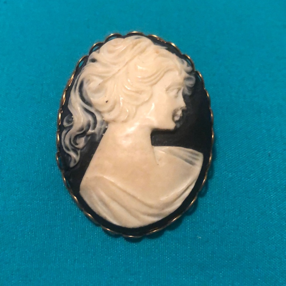Cameo